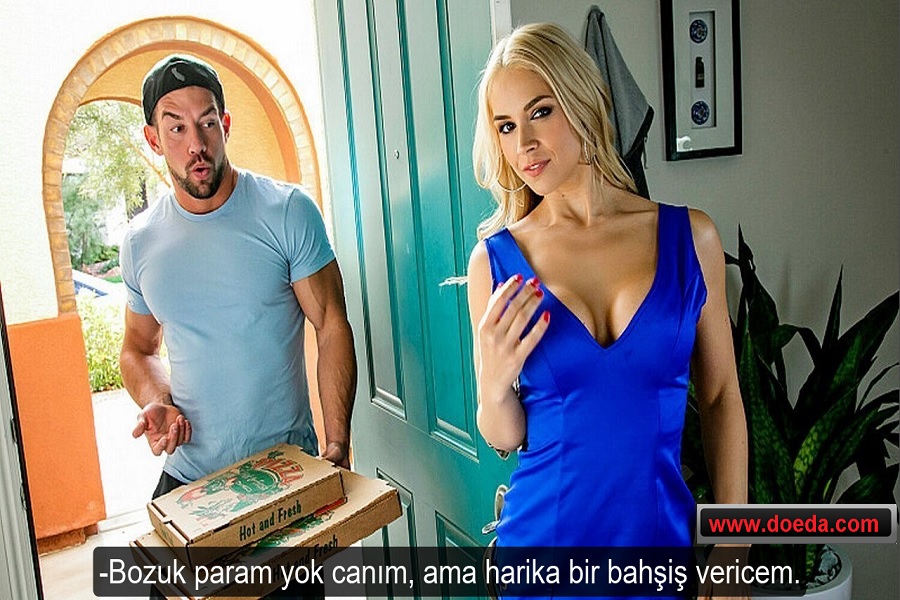 Bozuk Parası Olmayınca Pizzacının Bahşişini Amcığıyla Verdi